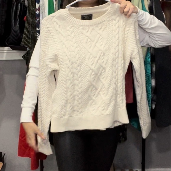 Abercrombie & Fitch White Cable Knit Sweater - Picture 6 of 7